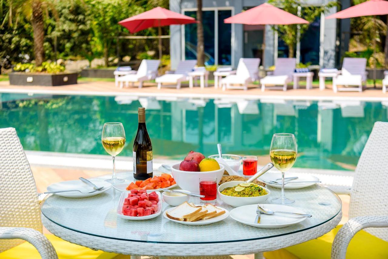 Saffronstays Palm Paradise, Kalyan Khadavli - Swimming Pool With Water Slides, Gazebo And Indoor Games Padghe Esterno foto